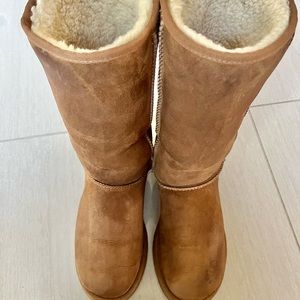 UGG Classic Tall Boot in Chestnut Size 8